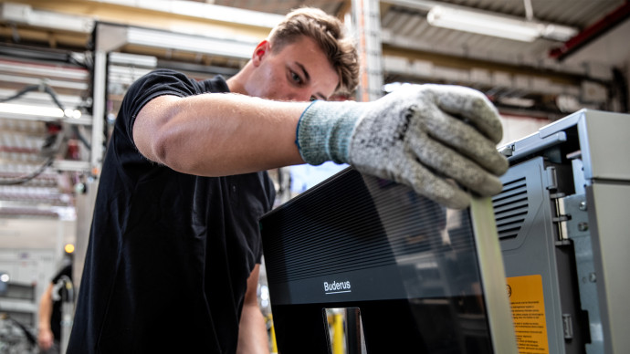 Bosch relies on its strengths as a technology leader