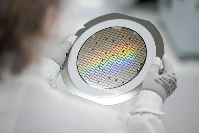 Áttörés a félvezető-technológiában: a Bosch bemutatja a harmadik generációs szilícium-karbid chipeket