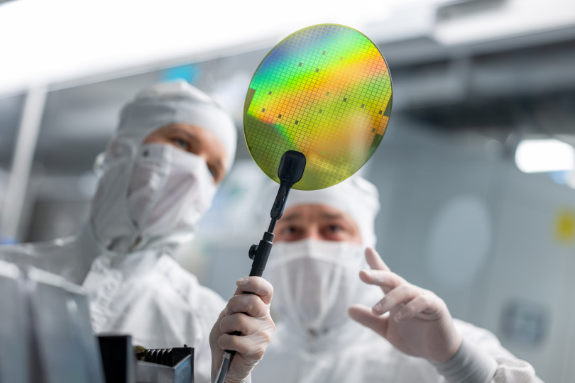 Áttörés a félvezető-technológiában: a Bosch bemutatja a harmadik generációs szilícium-karbid chipeket