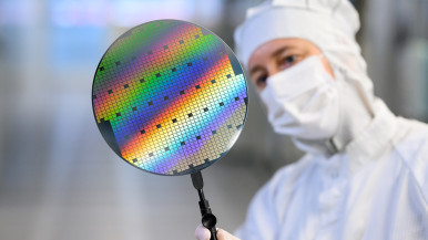 Áttörés a félvezető-technológiában: a Bosch bemutatja a harmadik generációs szilícium-karbid chipeket