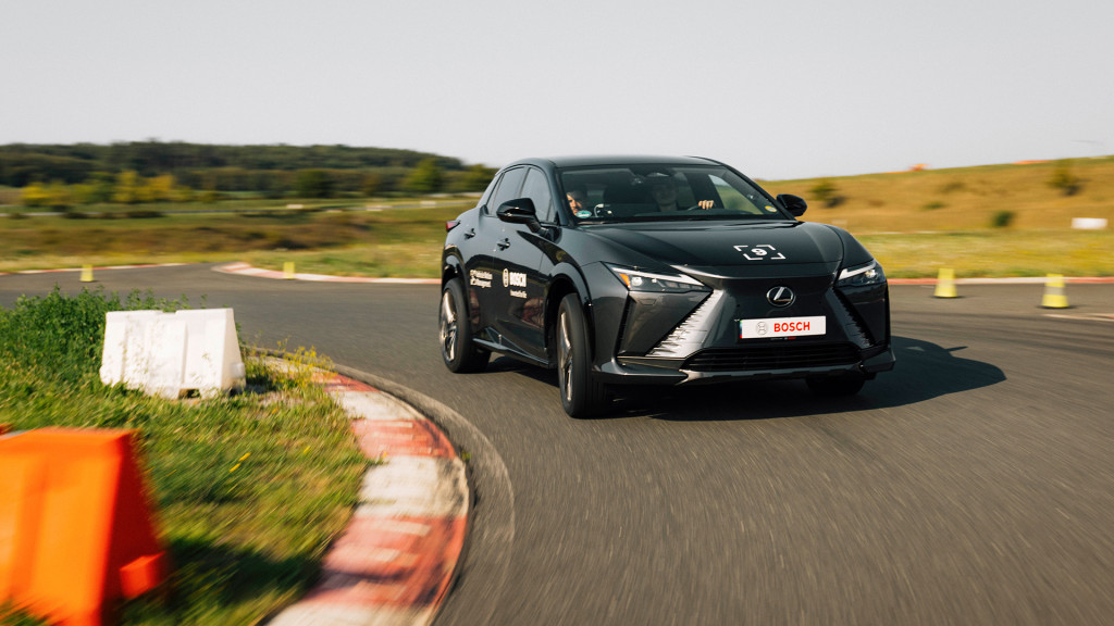 IAA Mobilitás 2025: a Bosch intelligens hardver- és szoftvermegoldásokkal alakítja a járművek világát